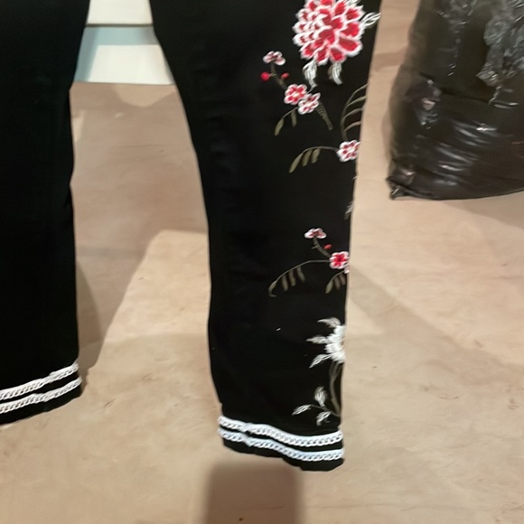 Jeans - Picture 3 of 4